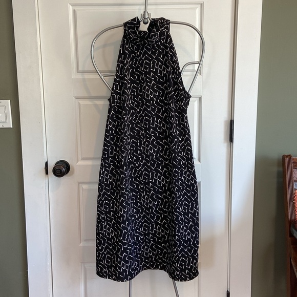 Banana Republic High Neck Tie Dress NWT size 8 - Picture 6 of 11